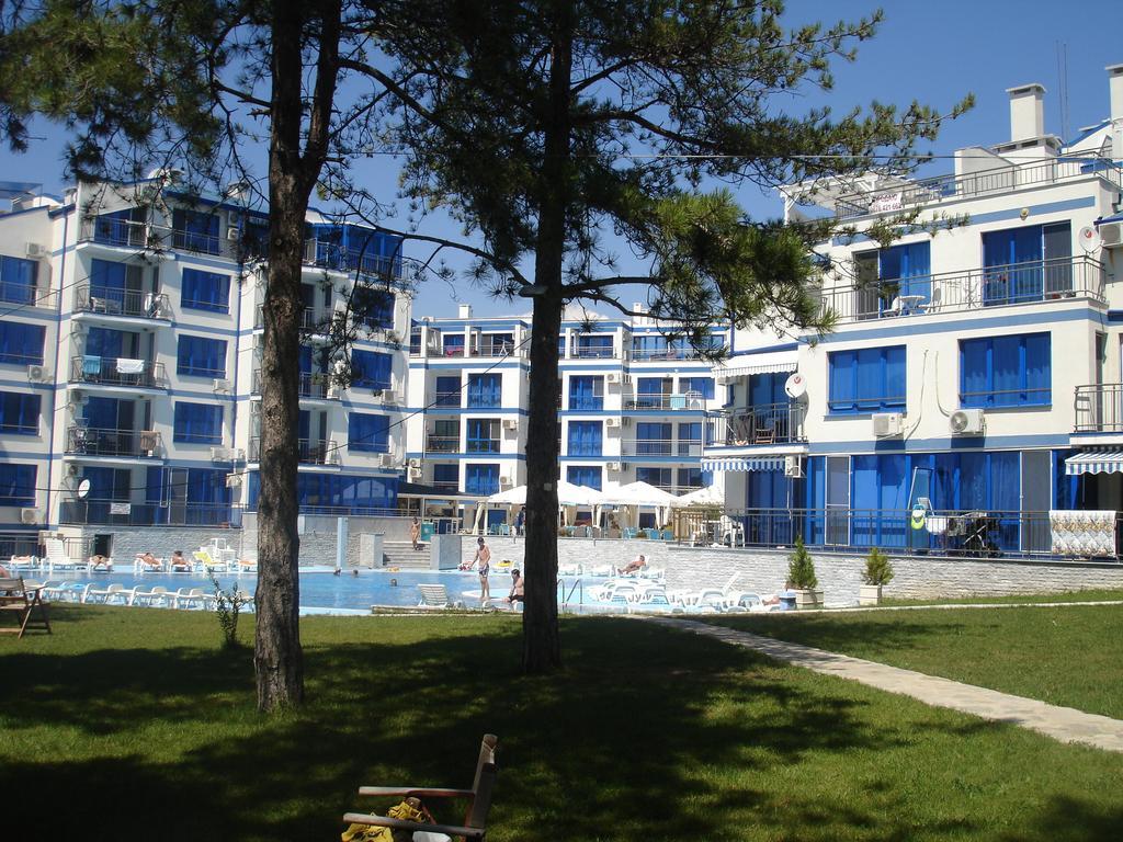 Blue Bay Palace Apart Complex Pomorie Exterior foto