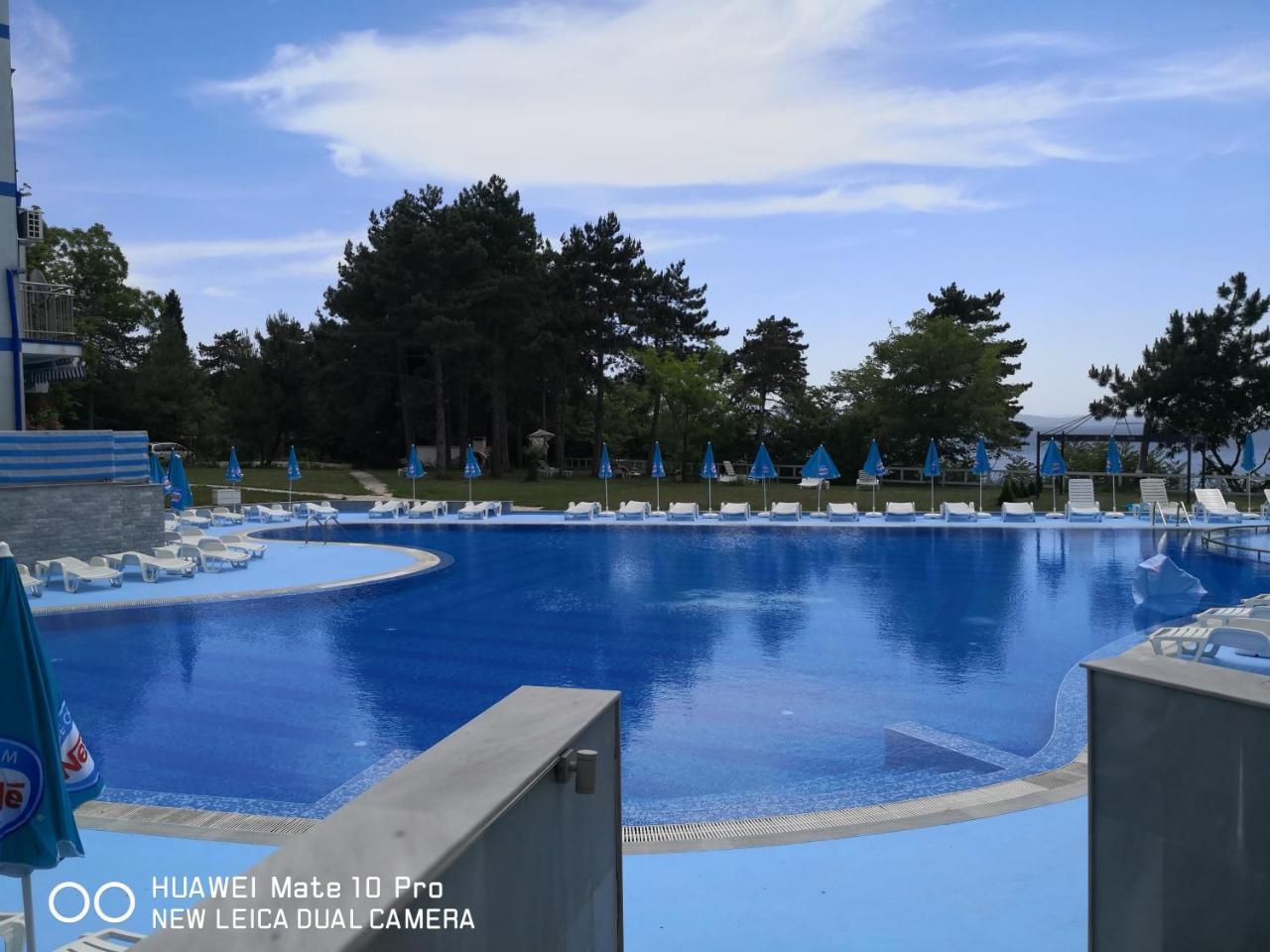 Blue Bay Palace Apart Complex Pomorie Exterior foto